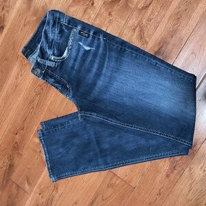 #317 Silver Suki Straight Distressed 28/32L
